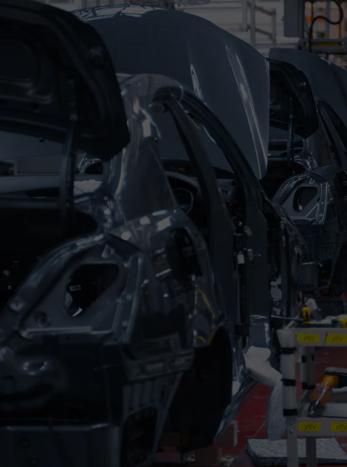 Ligne de fabrication automobile pilotée par un logiciel MES assurant le suivi de la production, de la qualité et de la traçabilité des véhicules.